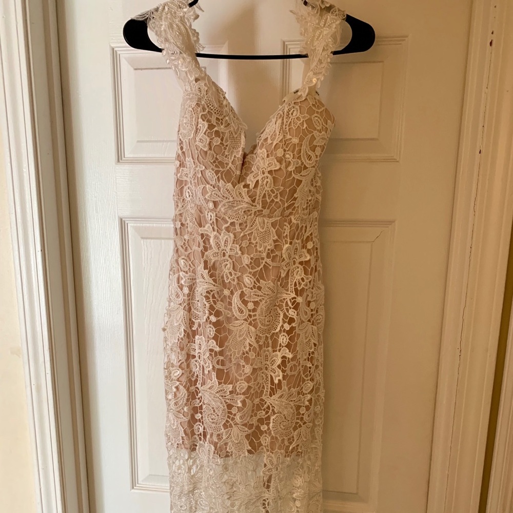 White lace floor length gown - Picture 2 of 3